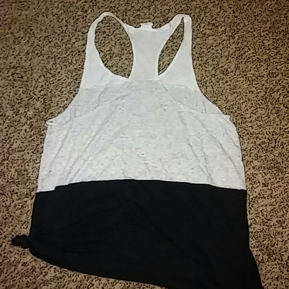 Pink muscle tank - Picture 2 of 3